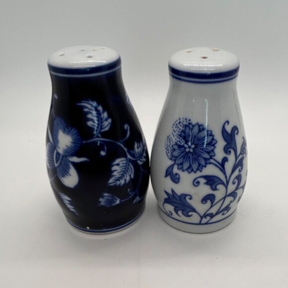 Pier 1 Salt & Pepper Shaker Set Blue & White Floral Chintz Pattern Ceramic - Picture 1 of 14